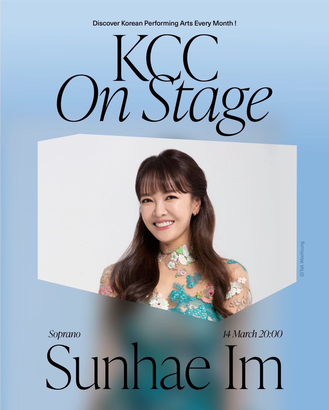 [KCC On Stage] 소프라노 임선혜  2025.3.14 (금) 20:00 @ 주벨기에한국문화원  *무료 / 사전 예약 필수 (2.25 14시 예약 오픈 링크)  ​  ​​  ​  ​  KCC On stage : 매월 한국문화원 무대에서 한국 공연을 만나보세요!  ​  “내가 아는 가장 뛰어난 연기자 겸 가수 중 하나” (벨기에 출신 세계적인 지휘자, 르네 야콥스)  “그녀는 황금의 목소리를 가졌다.” (벨기에 출신 고음악계의 거장, 필립 헤레베허)  “눈부시게 빛나는 소프라노” (미국, 뉴욕 타임즈)  ​  매혹적인 목소리와 연기로 무대를 사로잡고 있는 소프라노 임선혜는 고음악부터 20세기 음악까지 폭넓은 레퍼토리를 구사하는 세계 정상급 성악가 중 한 명으로, 현재 세계 최고로 꼽히는 여러 지휘자, 연주자, 오페라극장, 오케스트라와 함께 활동하고 있습니다.  데뷔 25주년을 맞이한 임선혜는 한국에서 태어나 서울대학교 성악과를 졸업하고(박노경 사사), 독일 칼스루에 국립음악대학 최고연주자 과정을 졸업했습니다(롤란트 헤르만 사사). 1999년 고음악의 거장 필립 헤레베허에게 발탁되어 국제 무대에 데뷔하며 센세이션을 일으켰고, 2000년에는 벨기에 퀸 엘리자베스 콩쿠르 파이널리스트로 입상 및 프랑크푸르트 오페라에서 오페라 가수로서 데뷔했습니다. 2001년부터 2003년까지 독일 하노버국립극장 정단원으로 활동한 임선혜는 그 이후 베를린에 거주하며 프리랜서 성악가로서 세계 각지에서 연주 활동을 펼치고 있습니다.  ​  * 프로그램 및 출연진 정보는 추후 업데이트 예정입니다.