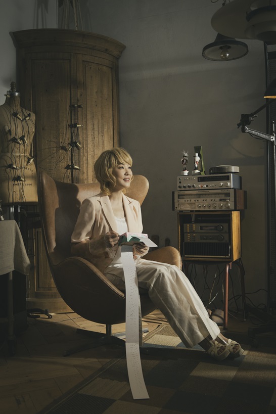 뮤직트로아 페스티벌 - 나윤선 & 손열음    이번 여름, 클래식과 재즈 등 다양한 장르를 넘나드는 뮤직트로아 페스티벌이 ‘Be Curious’ 테마로 돌아옵니다. 재즈 가수 나윤선의 아름다운 목소리로 페스티벌의 문을 열며, 피아니스트 손열음이 브뤼셀 필하모닉과 함께 축제의 화려한 마무리를 장식할 예정입니다.   개막 콘서트 <나윤선, 보얀 Z> 일시: 2025.06.26.(목) 20:00 장소: 플라제 링크: https://www.festivalmusiq3.be/fr/concerts/2025/bruxelles/bxl-2025-2    © Seung Yull Nah   올해로 데뷔 31주년을 맞은 재즈 가수 나윤선이 프랑스 출신 피아니스트 보얀 Z의 반주에 맞춰 페스티벌의 문을 활짝 엽니다. 프랑스 정부로부터 문화예술공로훈장 슈발리에를 수여받은 그녀는 유럽과 한국을 넘나들며 활발히 활동하고 있습니다.   폐막 콘서트 <손열음, 브뤼셀 필하모닉, 리오 쿠오크만> 일시: 2025.06.29.(일) 20:00  장소: 플라제 링크: https://www.festivalmusiq3.be/fr/concerts/2025/bruxelles/bxl-2025-19    © Marco Borggreve  일찍이 차이콥스키 국제 콩쿠르 등을 석권한 세계적인 피아니스트 손열음은 이번 무대에서 라벨의 왼손을 위한 피아노 협주곡에 도전합니다. 리오 쿠오크만의 지휘와 함께 그녀의 흔들림 없는 타건과 날카로운 연주로 4일 간의 축제 대장정에 마침표를 찍습니다.