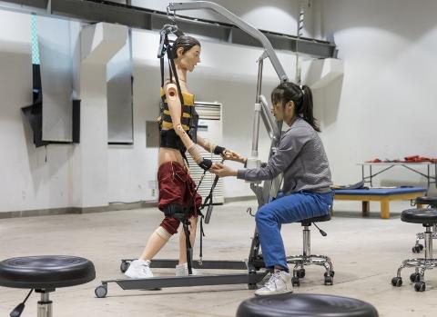 [PERFORMANCE] REHAB TRAINING / Geumhyung JEONG - Kunstenfestivaldesarts -